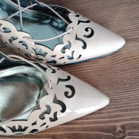 Heels - Picture 5 of 16